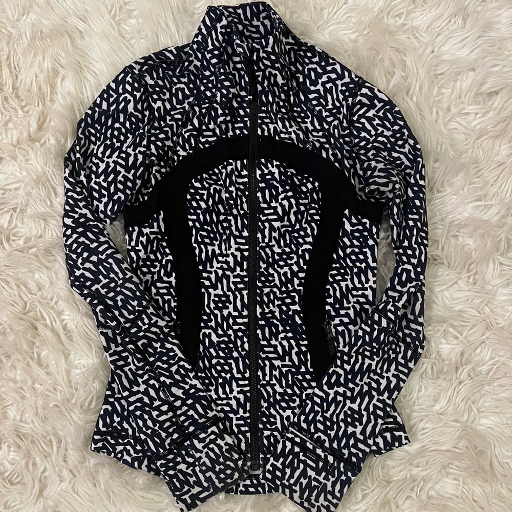lululemon define jacket size 6